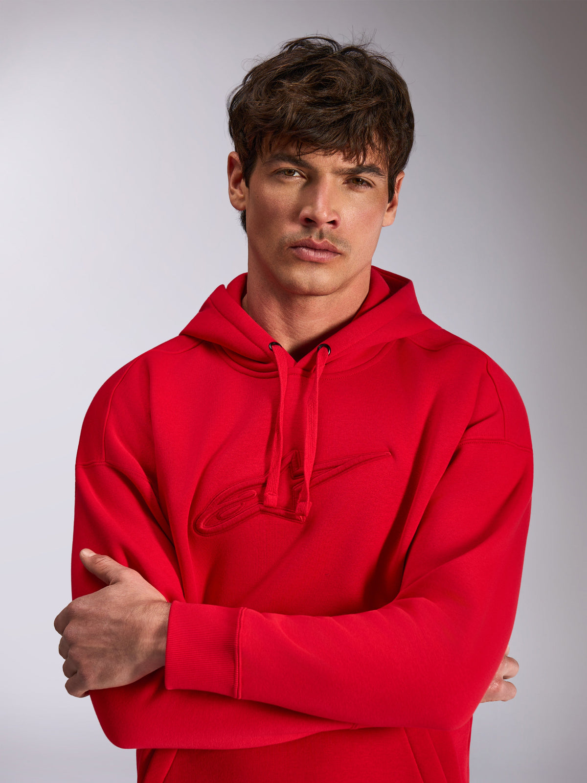 Sweat à capuche Emergent Oversized Alpinestars, sweat à capuche rouge en polaire, avec logo brodé en 3D ton sur ton sur la poitrine, capuche avec cordon de serrage, poignets côtelés, coupe ample style streetwear décontracté