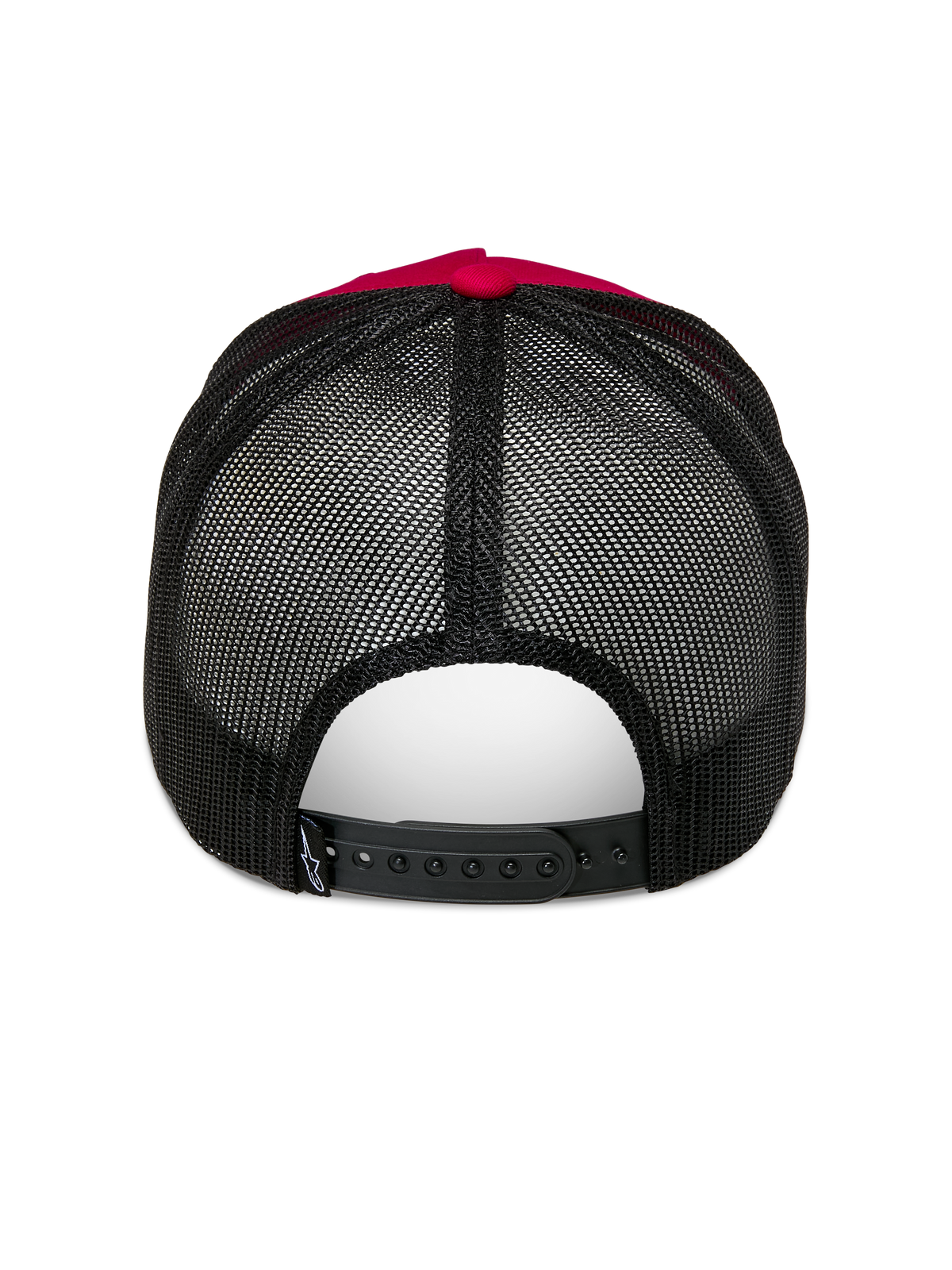 Casquette Trucker Ageless Alpinestars, rouge et noir, vue arrière avec arrière en maille polyester noire et fermeture à pression réglable, bouton supérieur rouge et détails de la couronne, accessoire de mode motorsport décontracté