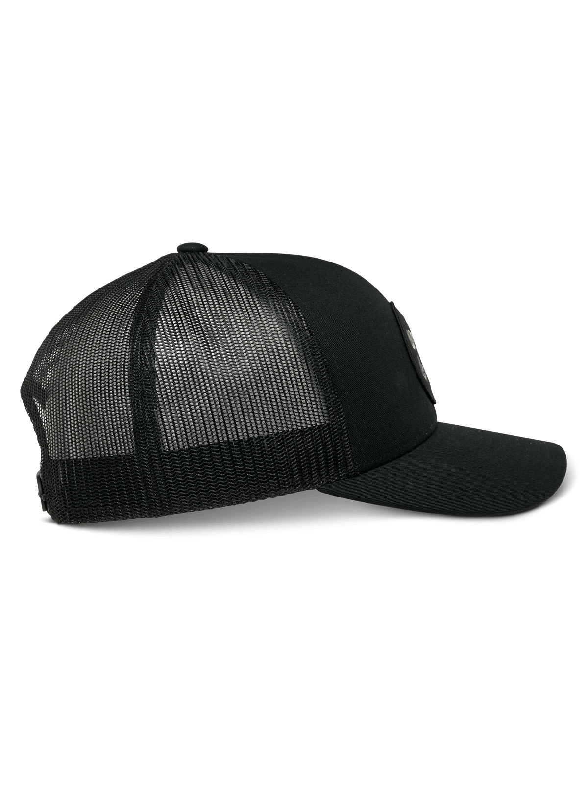 Casquette Trucker Alpinestars Gambit, casquette trucker, noir/noir, dotée d'une visière courbée, d'un devant en sergé structuré et d'un arrière en maille respirante, streetwear décontracté de sport automobile, vue de profil