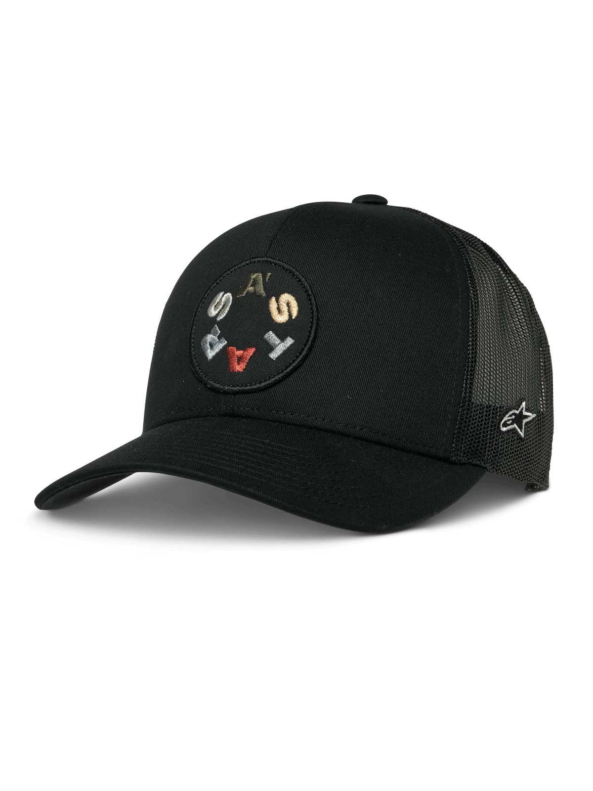 Casquette Trucker Gambit Alpinestars, noire, avec écusson circulaire à l'avant aux lettres brodées colorées, panneaux arrière en mesh respirant, visière courbée et petit logo blanc sur le côté, style décontracté sport automobile