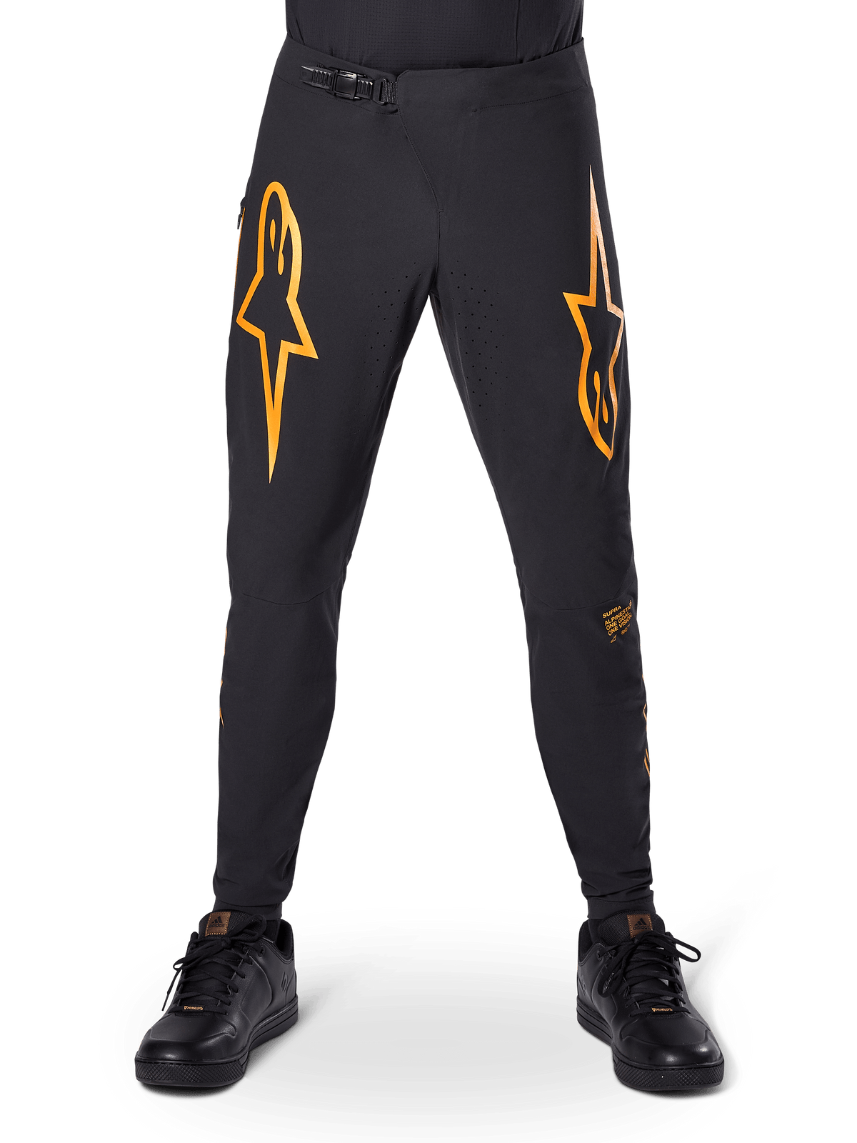 Pantalon de course Alpinestars A-Supra, pantalon de cyclisme VTT, noir avec logos orange vifs, doté d'une fermeture à rochet à la taille et d'une ventilation perforée au laser, coupe performance conçue pour la course de VTT tout-terrain