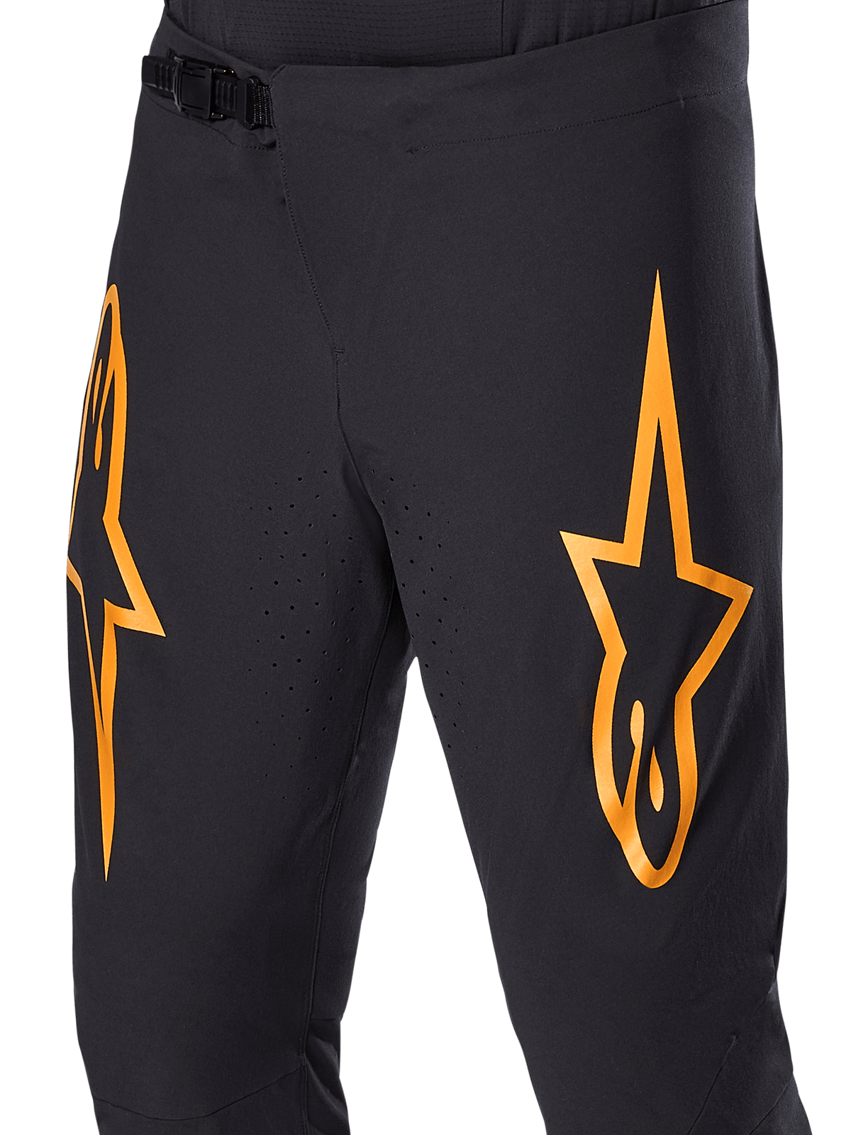Pantalon Alpinestars A-Supra Race, pantalon de VTT noir avec grands logos étoiles orange, doté d'une fermeture à rochet à l'avant et de trous de ventilation perforés au laser, design technique axé sur la performance.