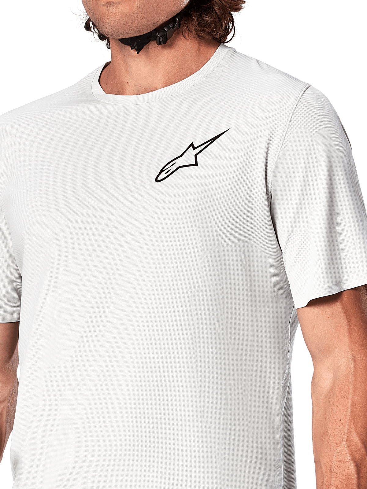 Maillot Alpinestars A-Aria Astar, maillot de cyclisme à manches courtes, White Dove, vue rapprochée présentant un logo Astar noir sur la poitrine, matière en polyester texturé respirant, coupe performance légère pour le VTT