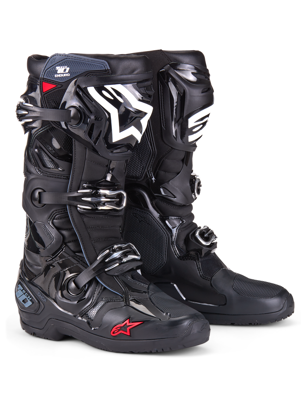 Bottes Alpinestars Tech 10 Enduro, bottes de motocross, noir avec logo blanc sur le tibia et petit détail d'étoile rouge, dotées d'un système de fermeture à triple boucles, d'une protection en TPU durable et d'une semelle enduro spécialisée pour la course tout-terrain
