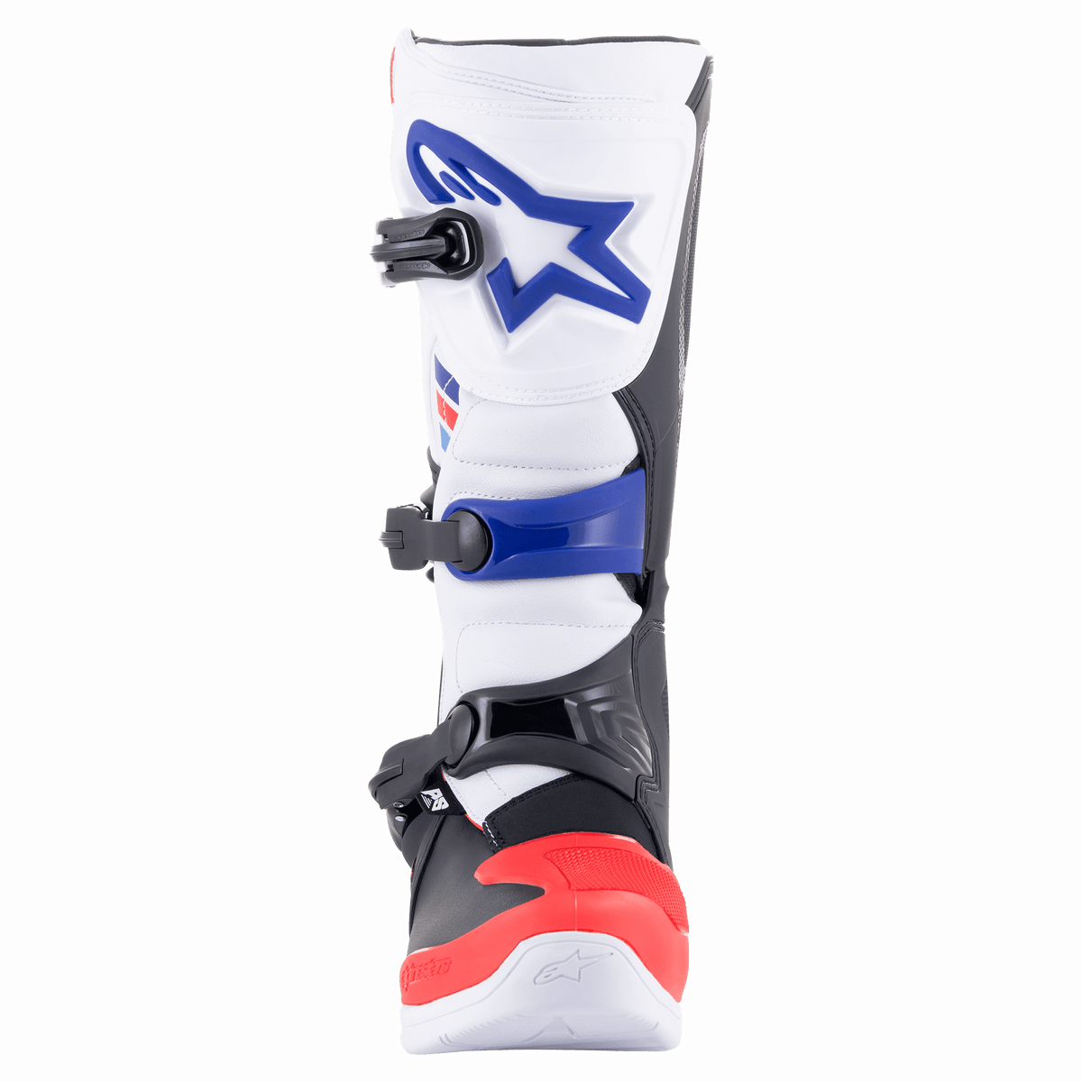 Bottes Alpinestars Tech 3, bottes de motocross, blanc, rouge vif et bleu foncé, vue de face montrant la plaque protège-tibia en TPU avec logo bleu, le système de fermeture à triple boucle et la section des orteils renforcée en rouge