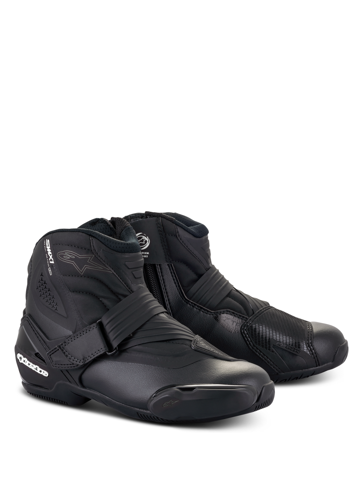 Bottines Alpinestars Stella SMX-1 R V2, chaussures de moto basses pour femme, noir, avec tige en microfibre, contrefort de talon et protège-sélecteur en TPU, fermeture par sangle et profil aérodynamique sportif.