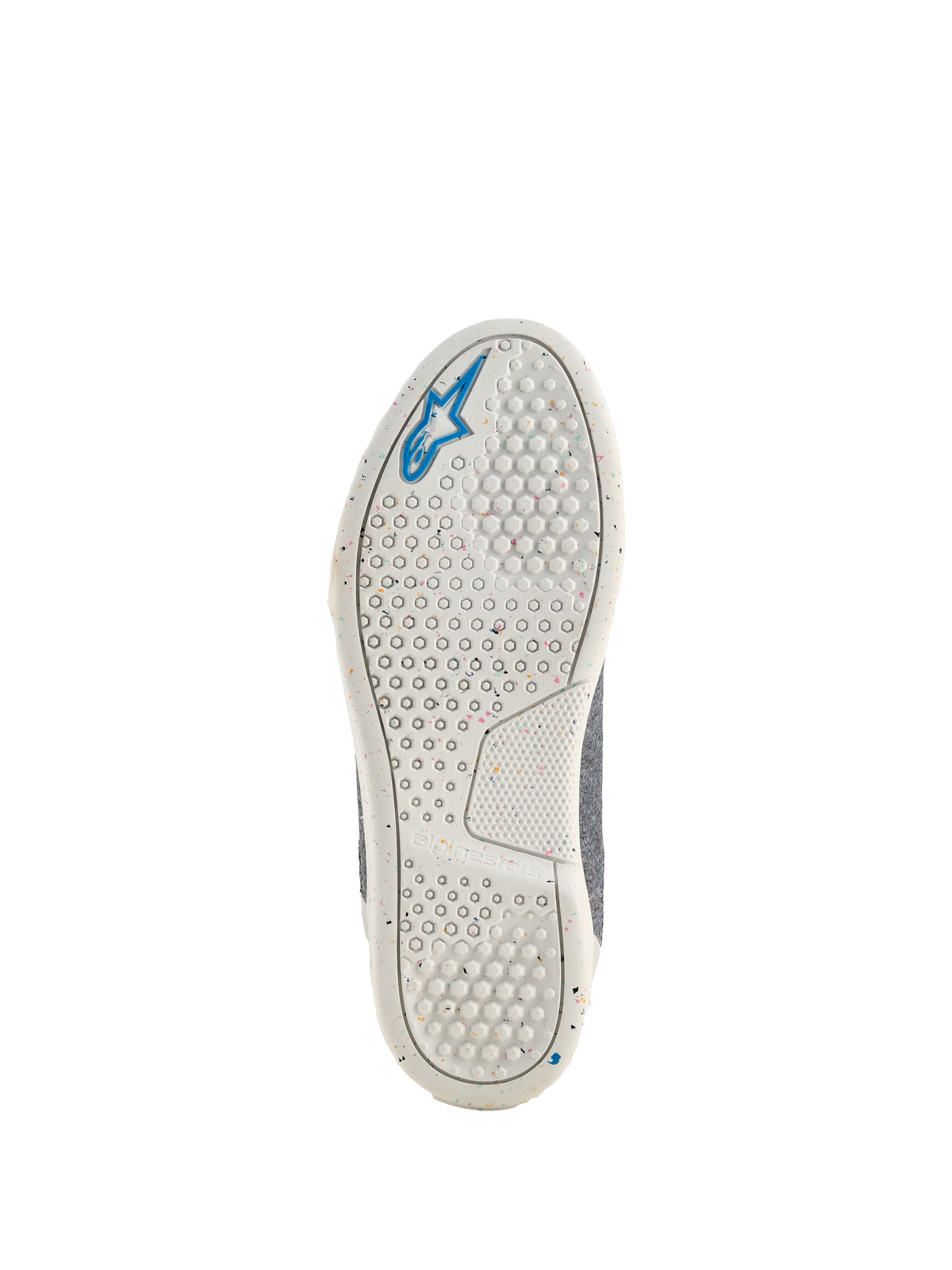 Chaussures de moto Alpinestars Circal, vue de la semelle extérieure, semelle en caoutchouc recyclé blanc cassé avec mouchetures colorées, motif d'adhérence hexagonal, logo étoile Alpinestars bleu, chaussures de moto durables pour la conduite urbaine
