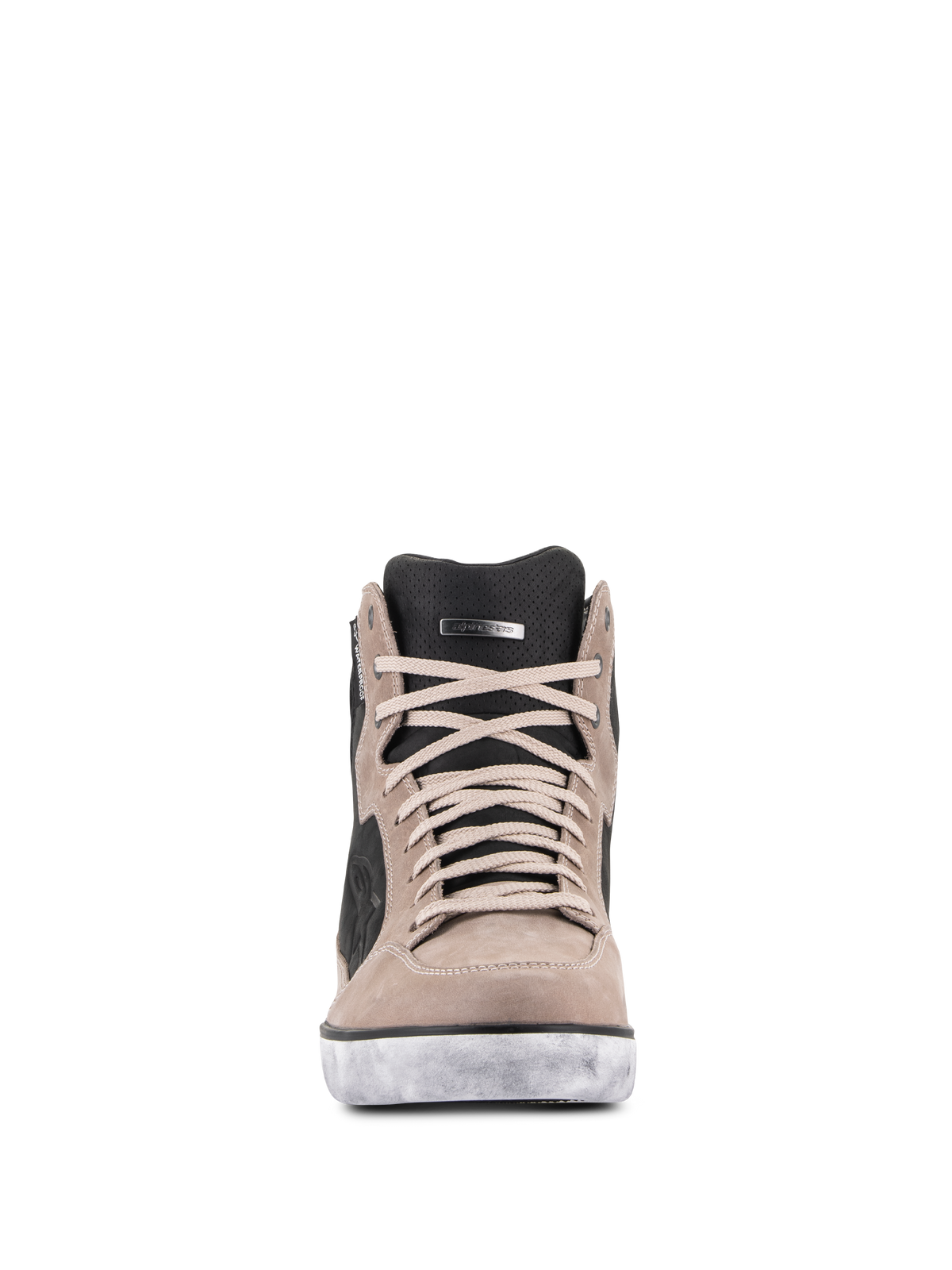 Chaussure imperméable Alpinestars J-6 en Black Flint White, vue de face, chaussure de moto style basket en cuir de qualité supérieure avec lacets beiges, languette noire perforée et semelle blanche à effet vieilli.