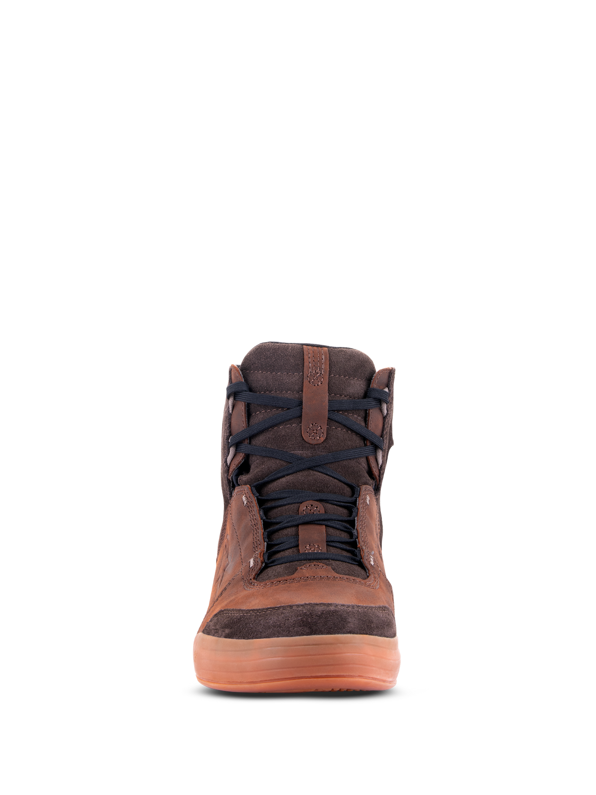 Chaussures Alpinestars Chrome Crafted Drystar®, chaussures de moto urbaines, cuir marron avec détails en daim marron foncé, semelle en caoutchouc couleur gomme, vue de face, lacets noirs, équipement de moto décontracté et contemporain