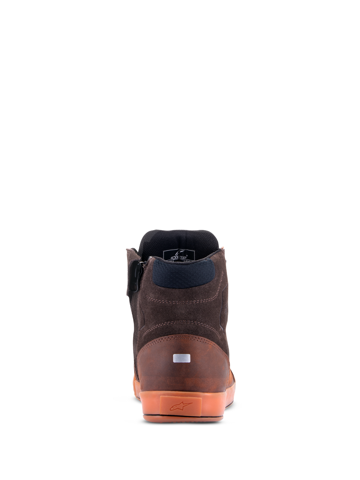 Chaussures Alpinestars Chrome Crafted Drystar®, vue arrière, Brun, chaussures de moto urbaines décontractées, construction en cuir et daim, semelle en gomme translucide avec logo embossé, détail réfléchissant au talon