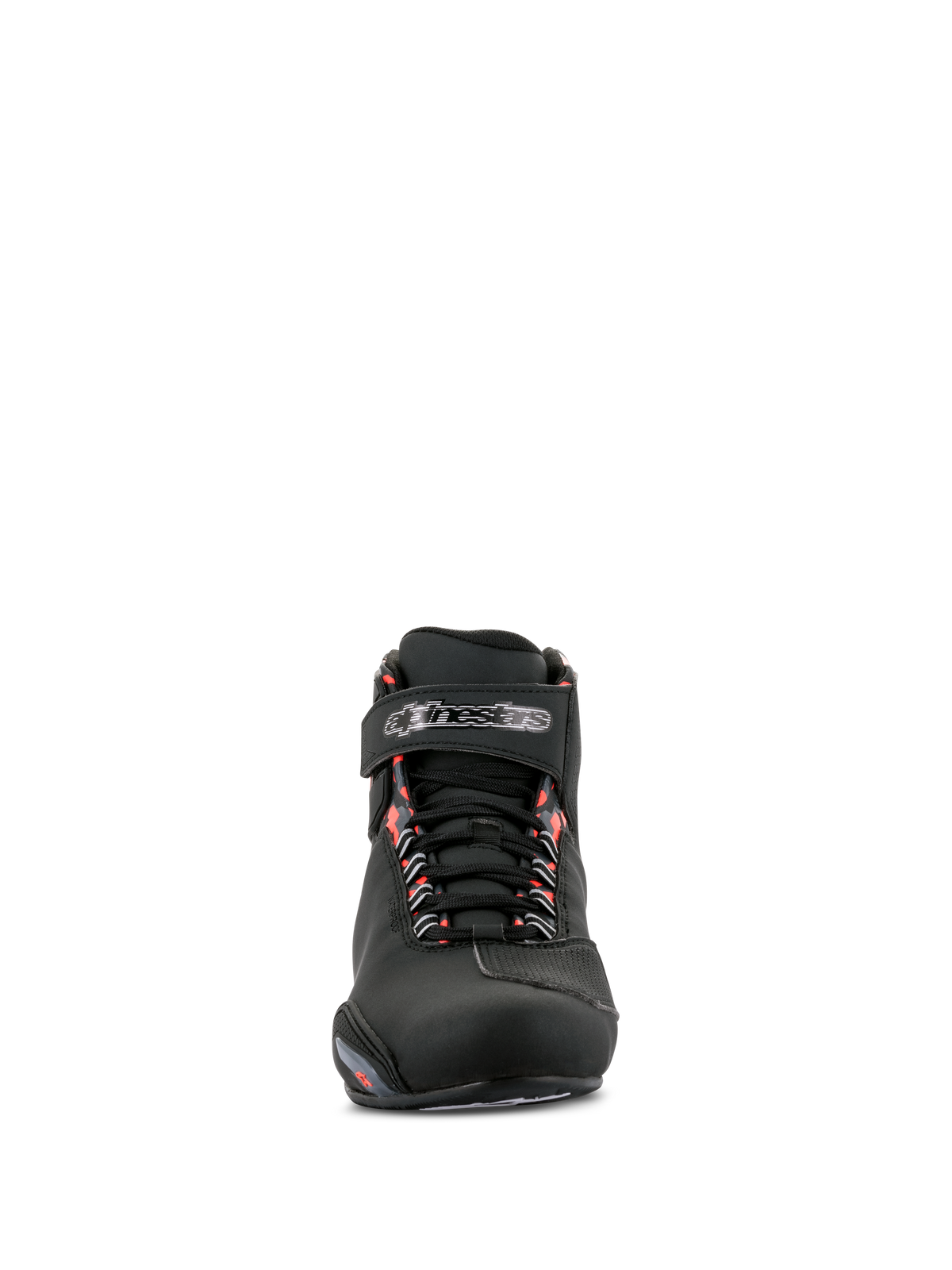Chaussures imperméables Alpinestars Sektor, chaussures de moto, noir, gris foncé et rouge fluo, vue de face montrant le châssis en microfibre noire, la fermeture à lacets avec sangle Velcro à la cheville et des accents rouge fluorescent sur les œillets.