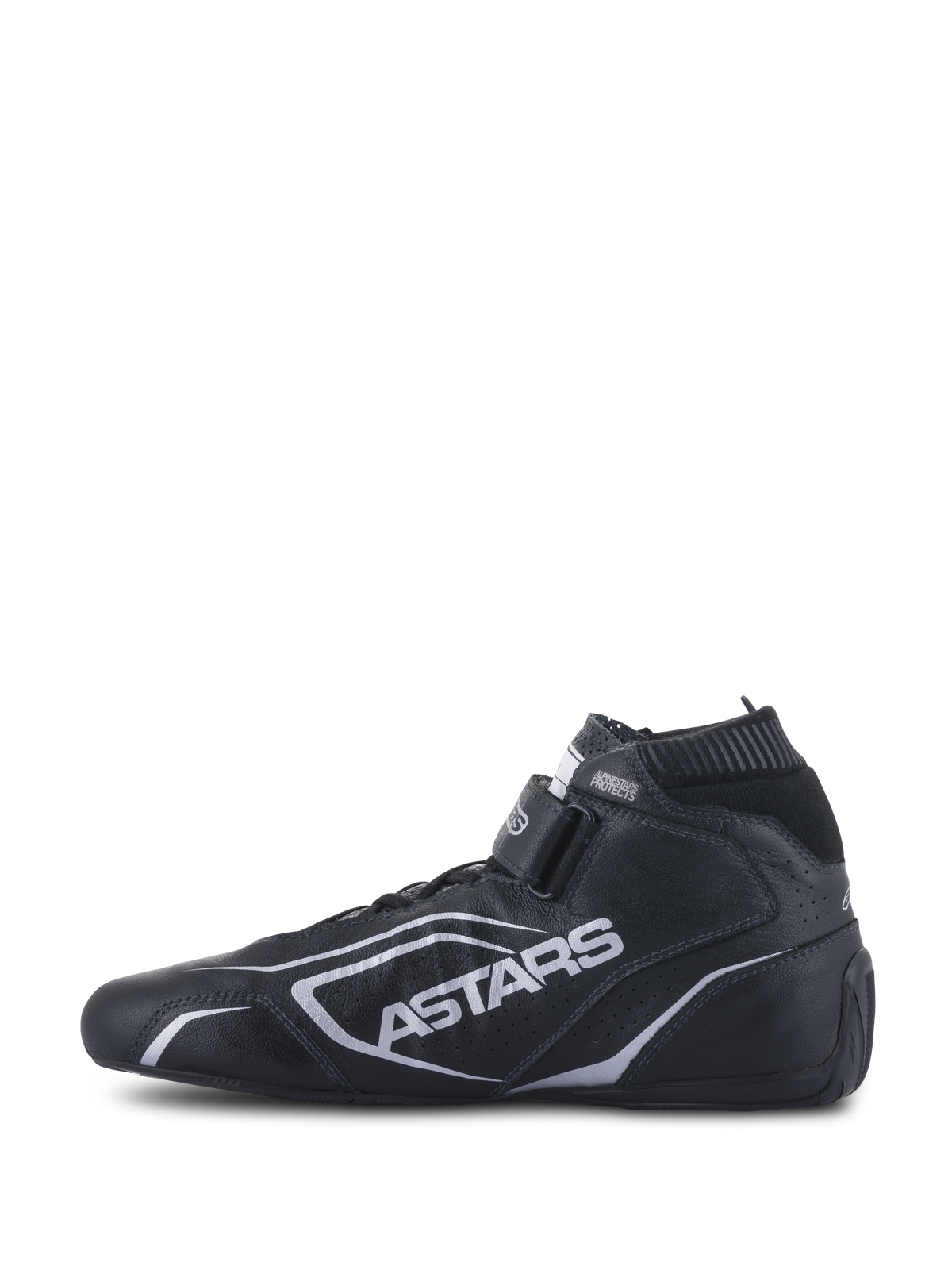 Alpinestars Tech-1 T V3 Shoes FIA, chaussures de course automobile, noir et argent, vue de profil, construction intégrale en cuir de bovin avec logo ASTARS argenté, sangle à crochet et boucle réglable et col élastique ignifuge.