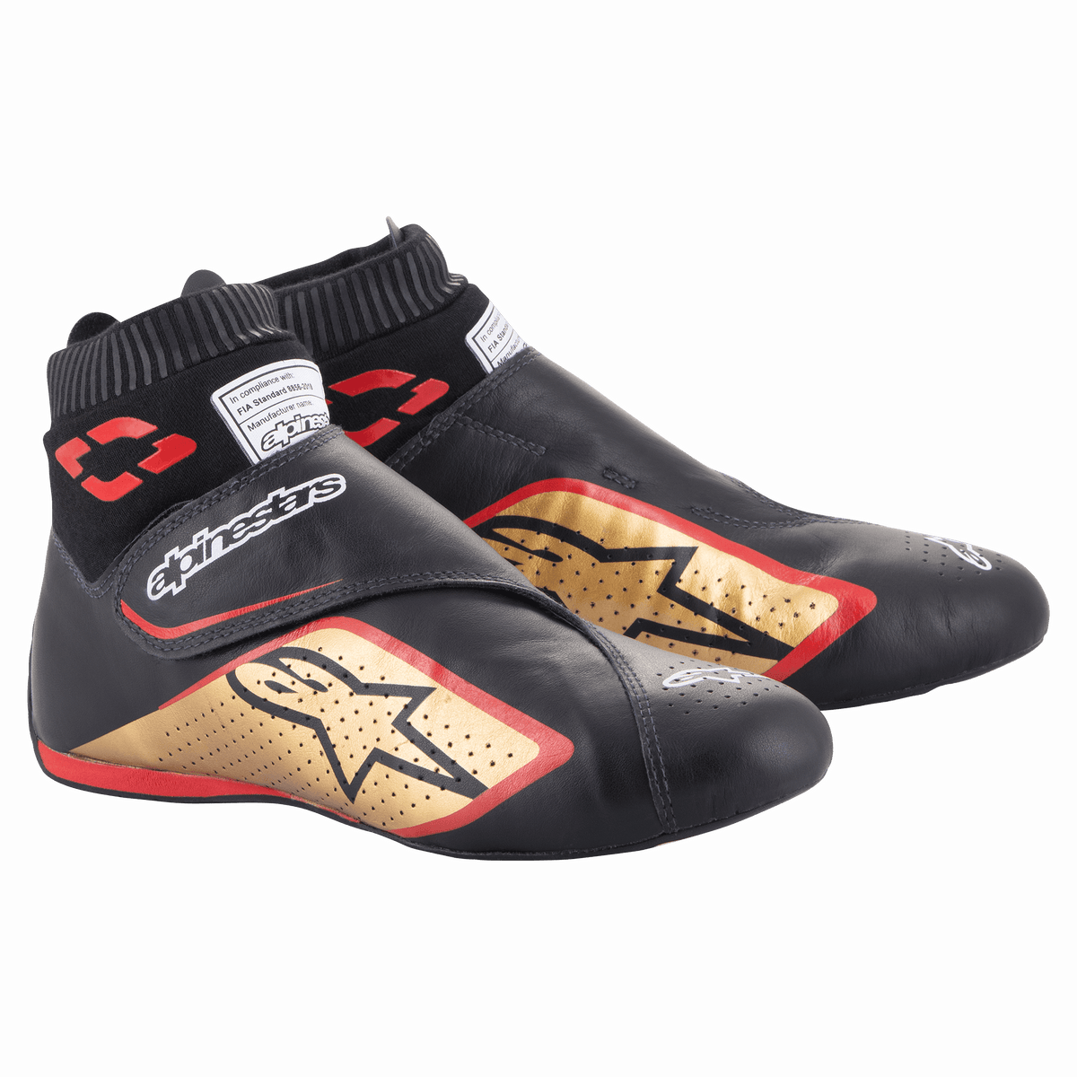 Alpinestars Supermono V2 FIA, chaussures de course automobile, noir, or et rouge, construction en cuir ultra-léger, avec logo étoile dorée aux contours rouges, col élastique type chaussette et fermeture par bride auto-agrippante