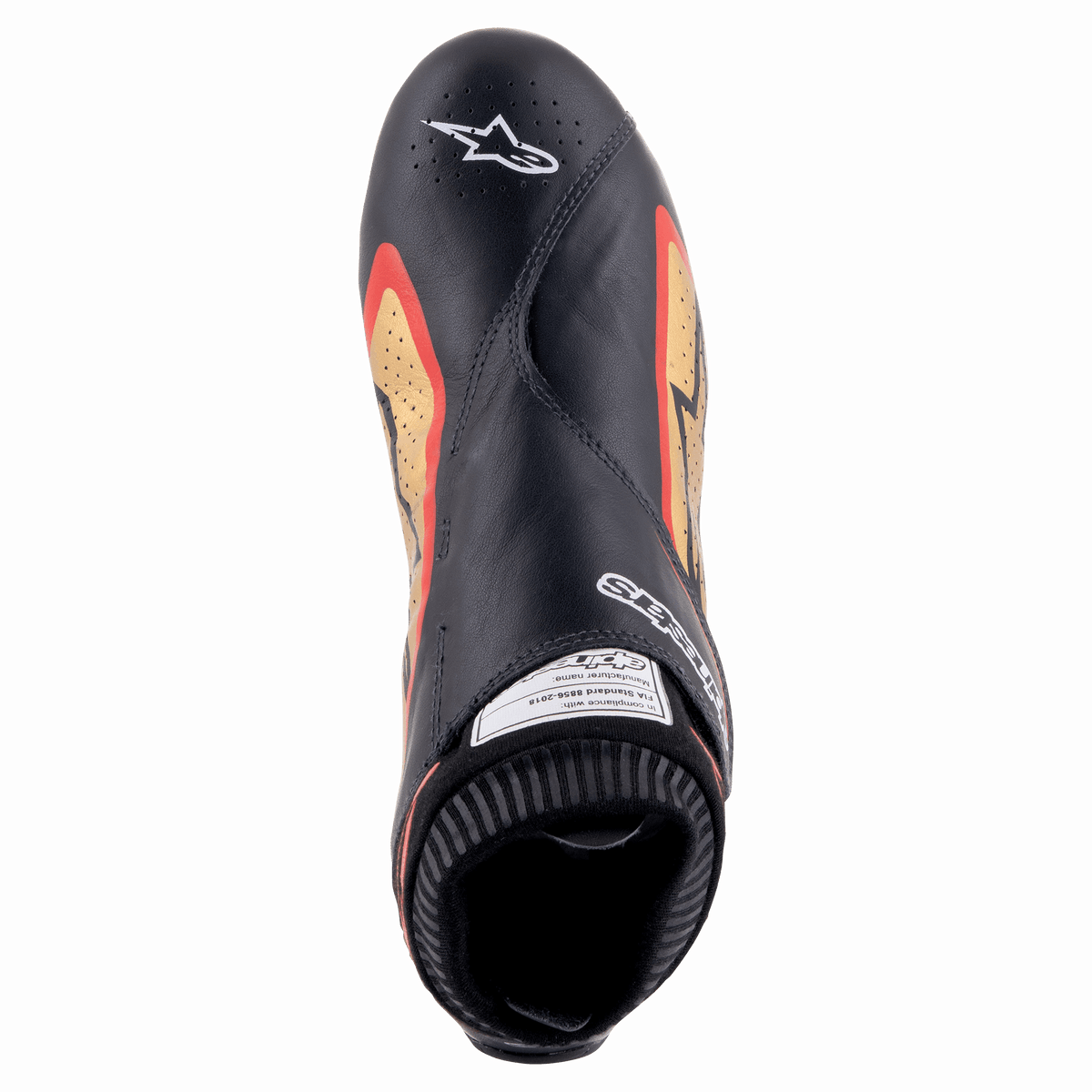 Chaussures Alpinestars Supermono V2 FIA, Noir Or Rouge, vue de dessus d'une chaussure de course ultra-légère, cuir noir de première qualité avec accents latéraux dorés et rouges, zones perforées pour la ventilation et logo Alpinestars sur la pointe.