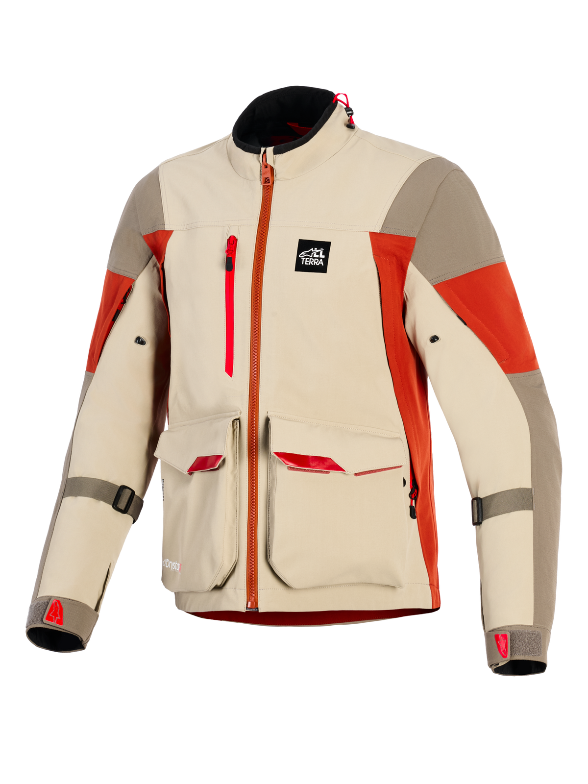 Coque armurée laminée Alpinestars Maxdura Drystar®XF, veste de moto d'aventure, aluminium, noyer et brun rouille, dotée de grandes poches cargo à l'avant avec des accents rouges, d'une fermeture éclair verticale sur la poitrine, d'un écusson All Terra et d'une construction laminée technique à 3 couches.