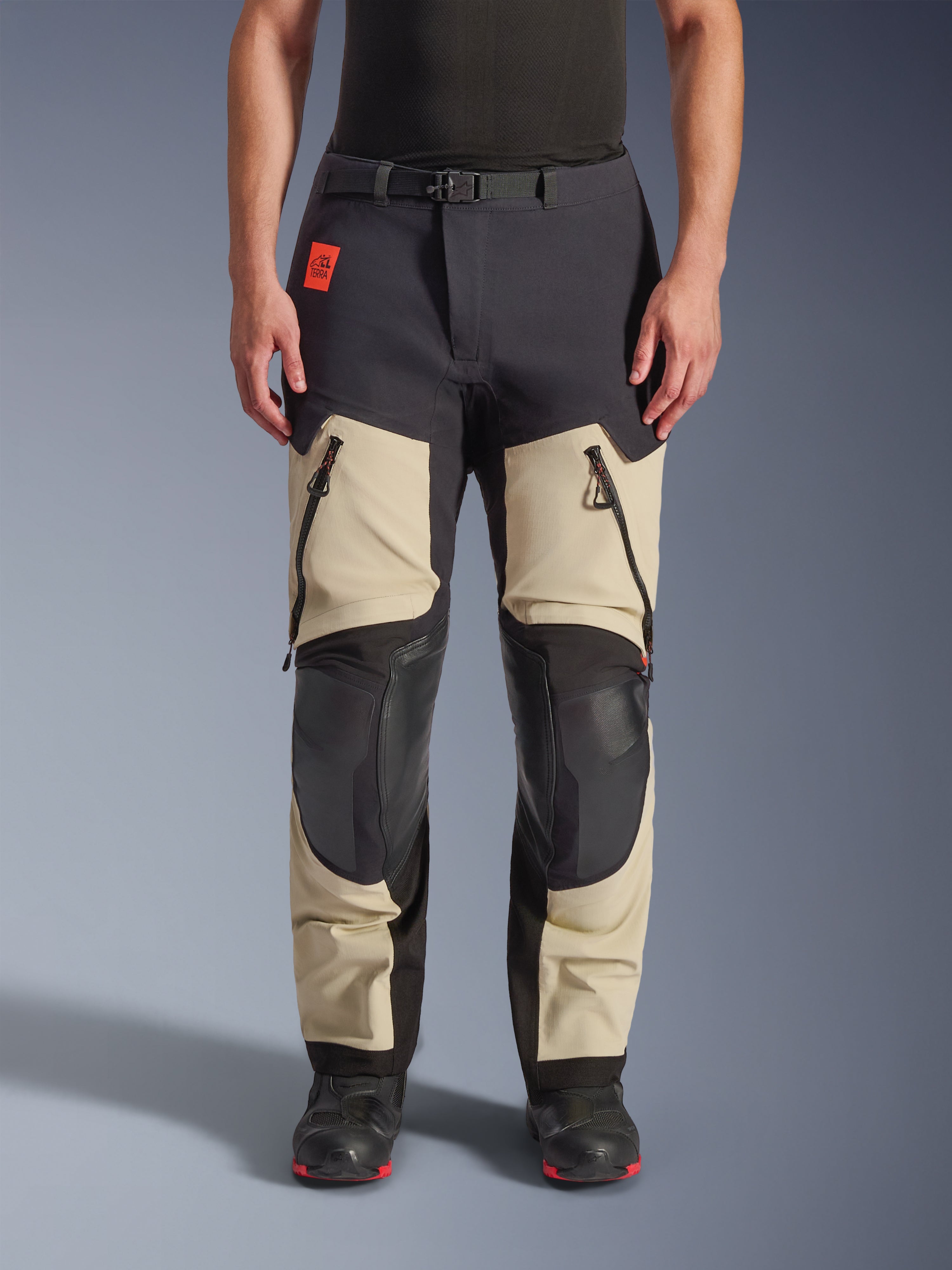 Harok Pro XF - Black Motorcycle Pants | Alpinestars®