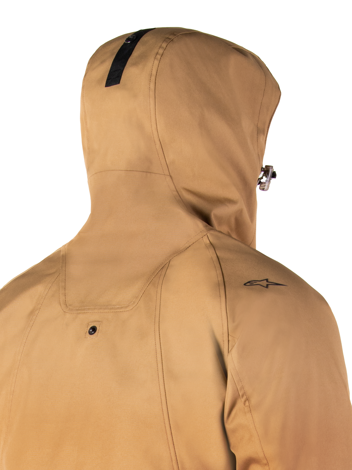 Parka imperméable Alpinestars Morush, Brun Utility, gros plan du dos et de la capuche, arborant un petit logo étoile noire sur l'épaule et un bouton-pression de fixation de la capuche, veste de moto urbaine imperméable