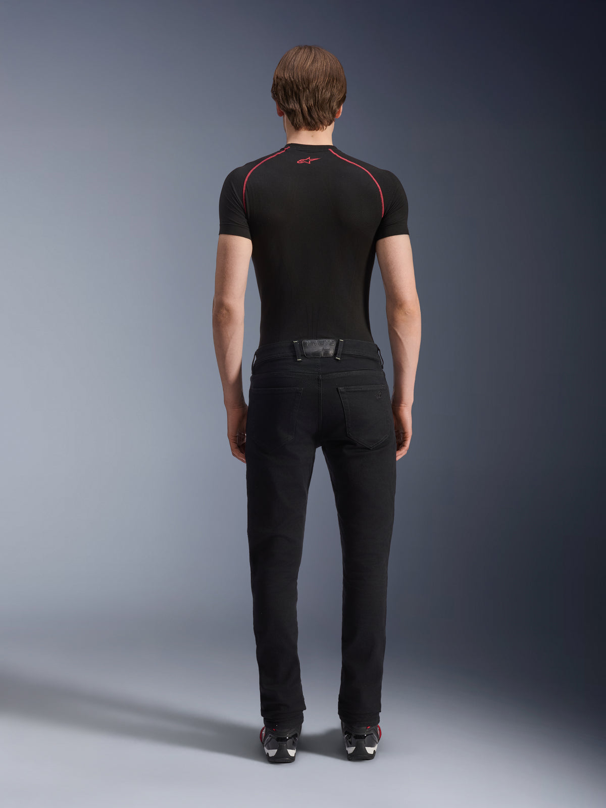 Alpinestars Copper V3, pantalon denim de moto pour homme, noir, coupe droite, vue arrière sur mannequin