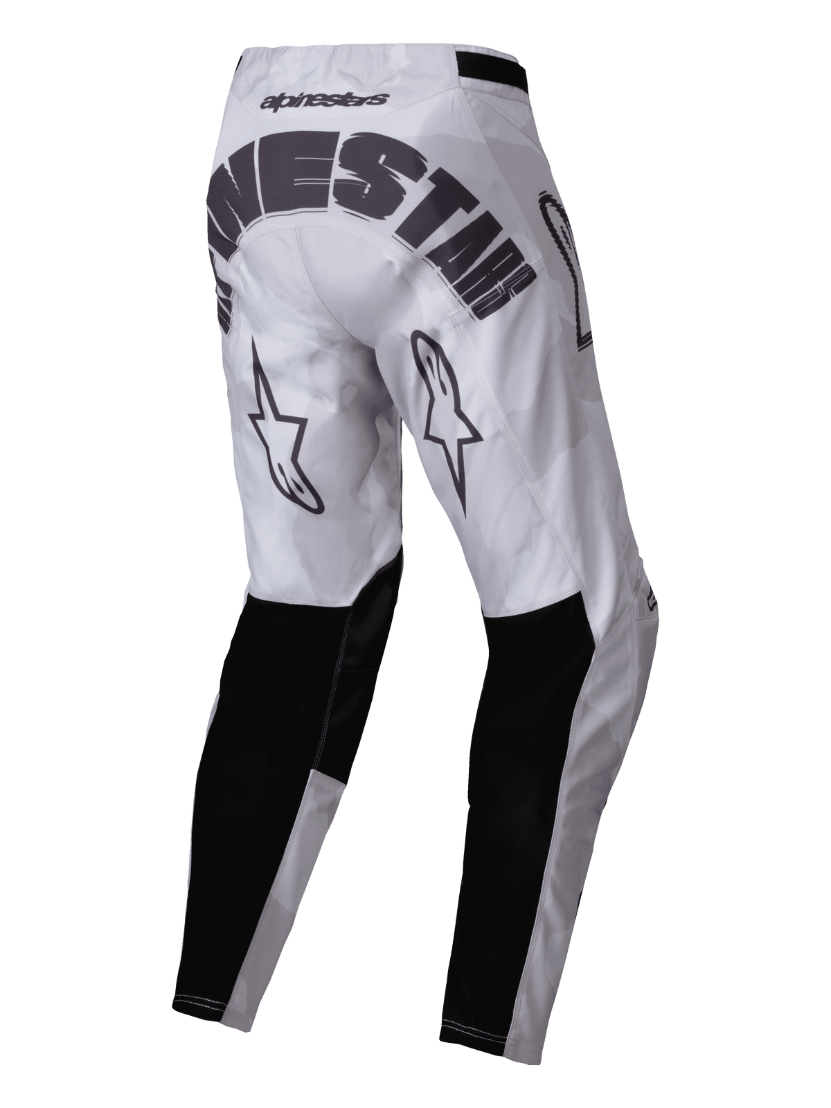 Alpinestars 2025 Racer Hollow Pants, pantalon de motocross, Brun camouflage clair, vue arrière avec marquage Alpinestars noir sur l'assise, logos étoiles à l'arrière des cuisses et empiècements renforcés noirs sur le bas des jambes, design sportif tout-terrain avec motifs camouflage gris clair