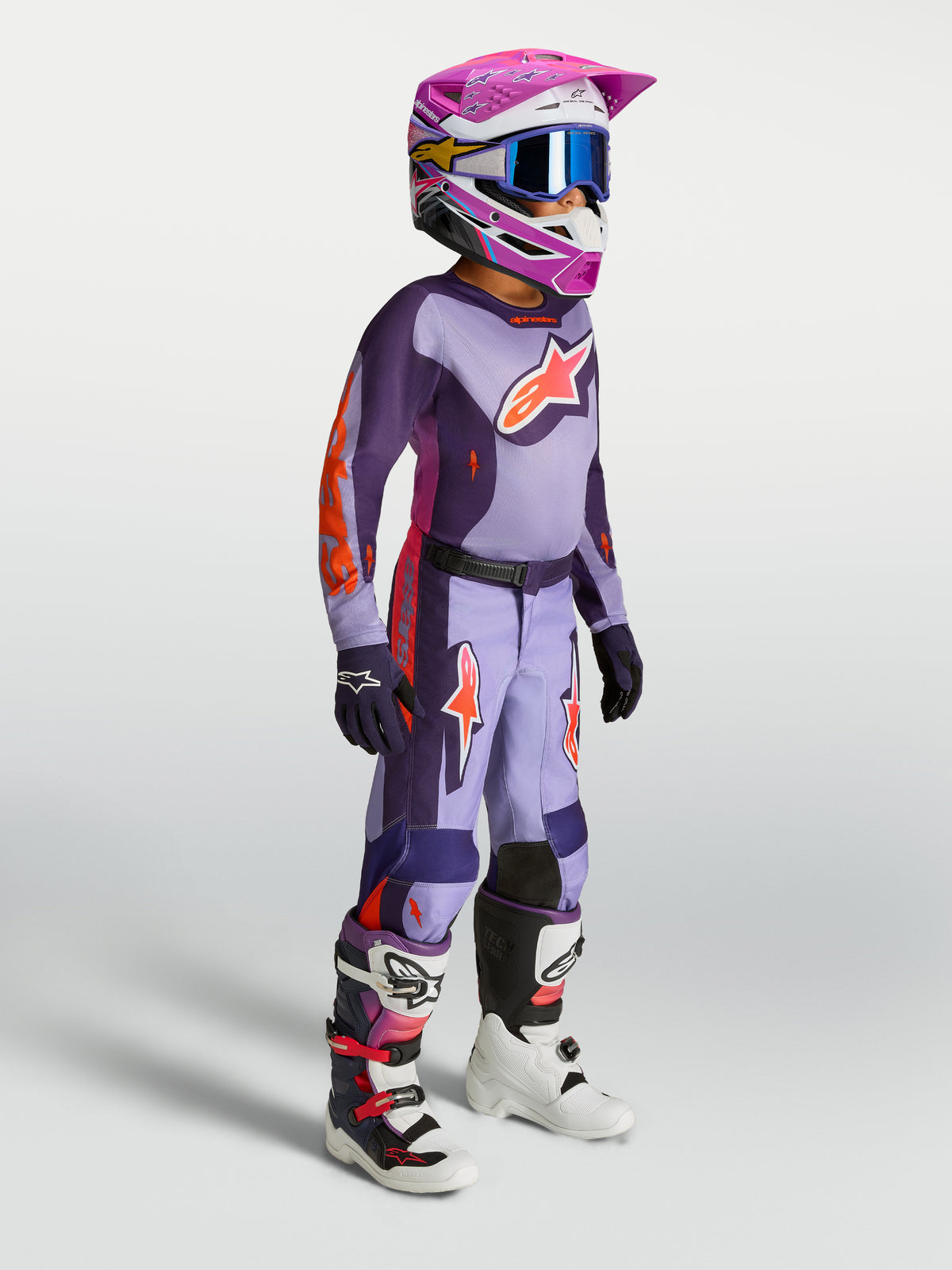 Alpinestars pantalon Fluid Hunt Junior, pantalon de motocross pour enfant, violet et pourpre, tenue complète avec casque et bottes.