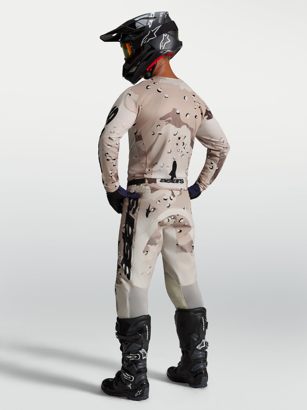 Alpinestars Maillot Racer Lone, maillot de motocross homme, camouflage désert beige et noir, tissu respirant, vue de dos.