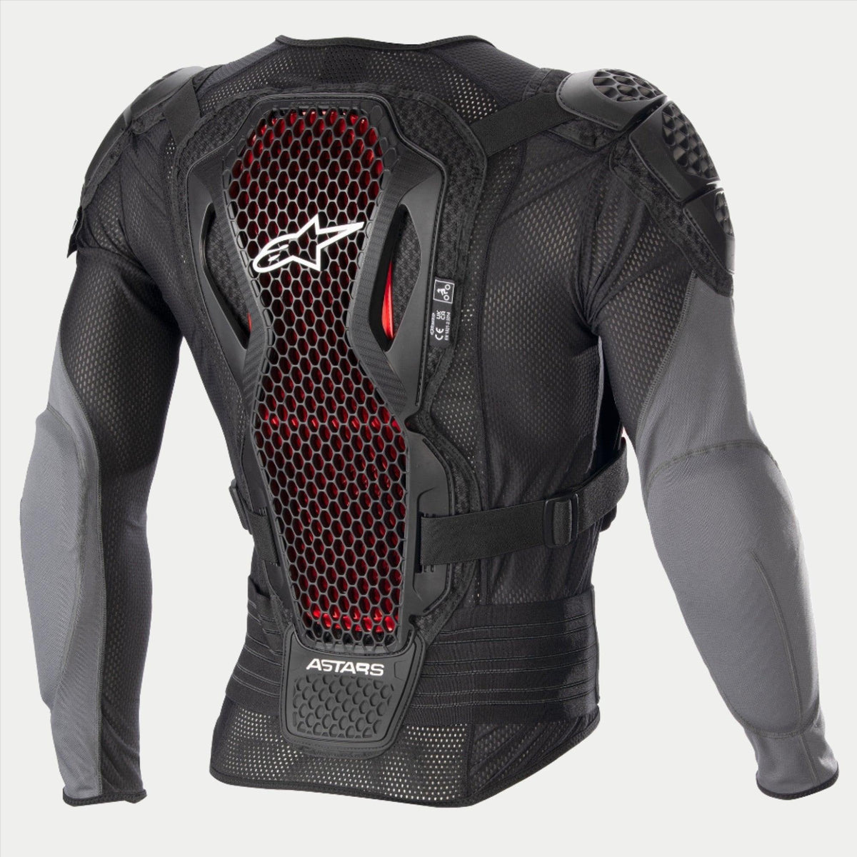 Veste de protection Alpinestars Bionic Plus V2, veste de protection pour motocross, noir et gris anthracite avec détails rouges en nid d'abeille, vue arrière montrant la protection dorsale de niveau 2 avec technologie Nucleon Cell, tissu en maille perforée et protections intégrées aux épaules et aux coudes.