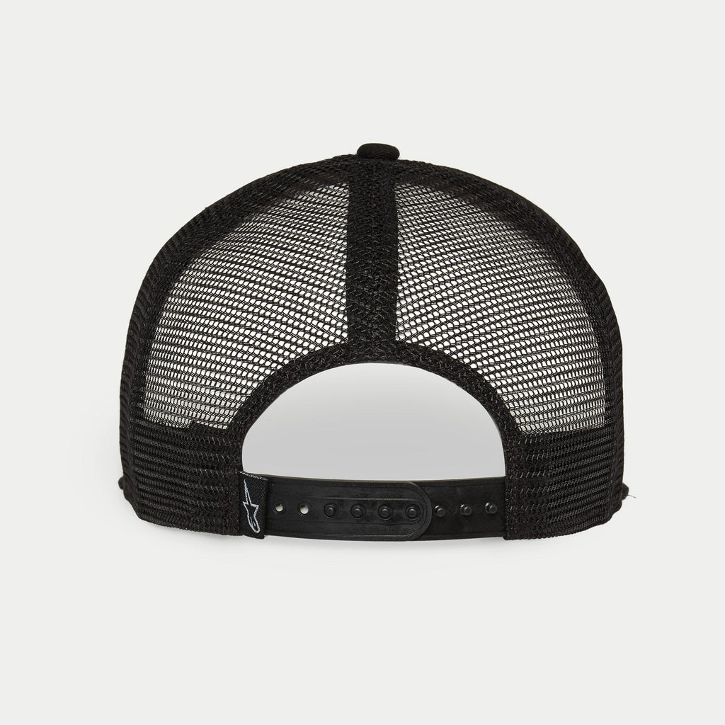 Casquette Alpinestars Corp Trucker, blanc et noir, vue arrière avec empiècements en maille respirante noire, fermeture snapback ajustable, petit logo Alpinestars sur l'étiquette arrière, couvre-chef décontracté inspiré par le sport automobile