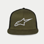 Casquette Trucker Alpinestars Corp, casquette à visière plate, avant et visière vert militaire avec arrière en maille noire, logo A-star blanc brodé en 3D, couronne structurée, accessoire motorsport décontracté