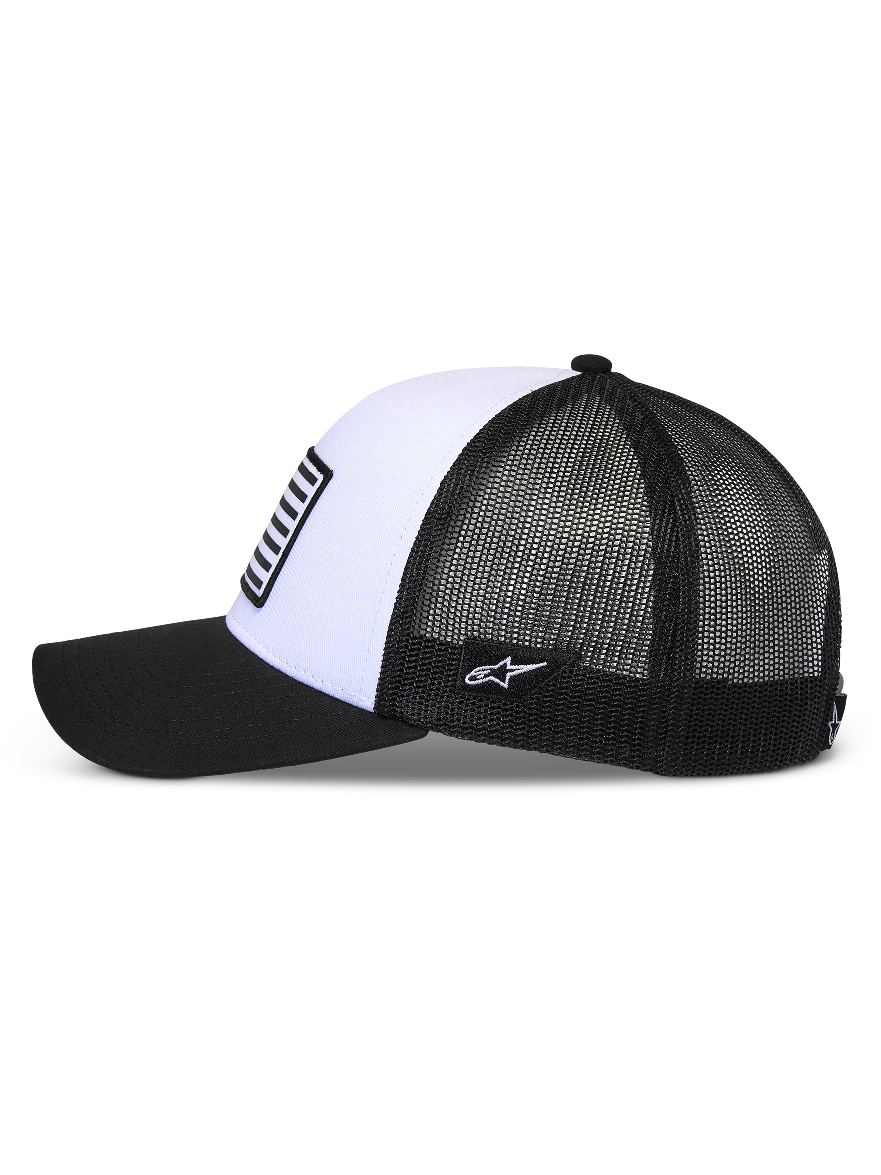 Casquette Snapback Alpinestars Flag, blanc et noir, vue de profil, avec visière noire courbée, panneau avant blanc structuré doté d'un écusson style drapeau et arrière en maille noire respirante.