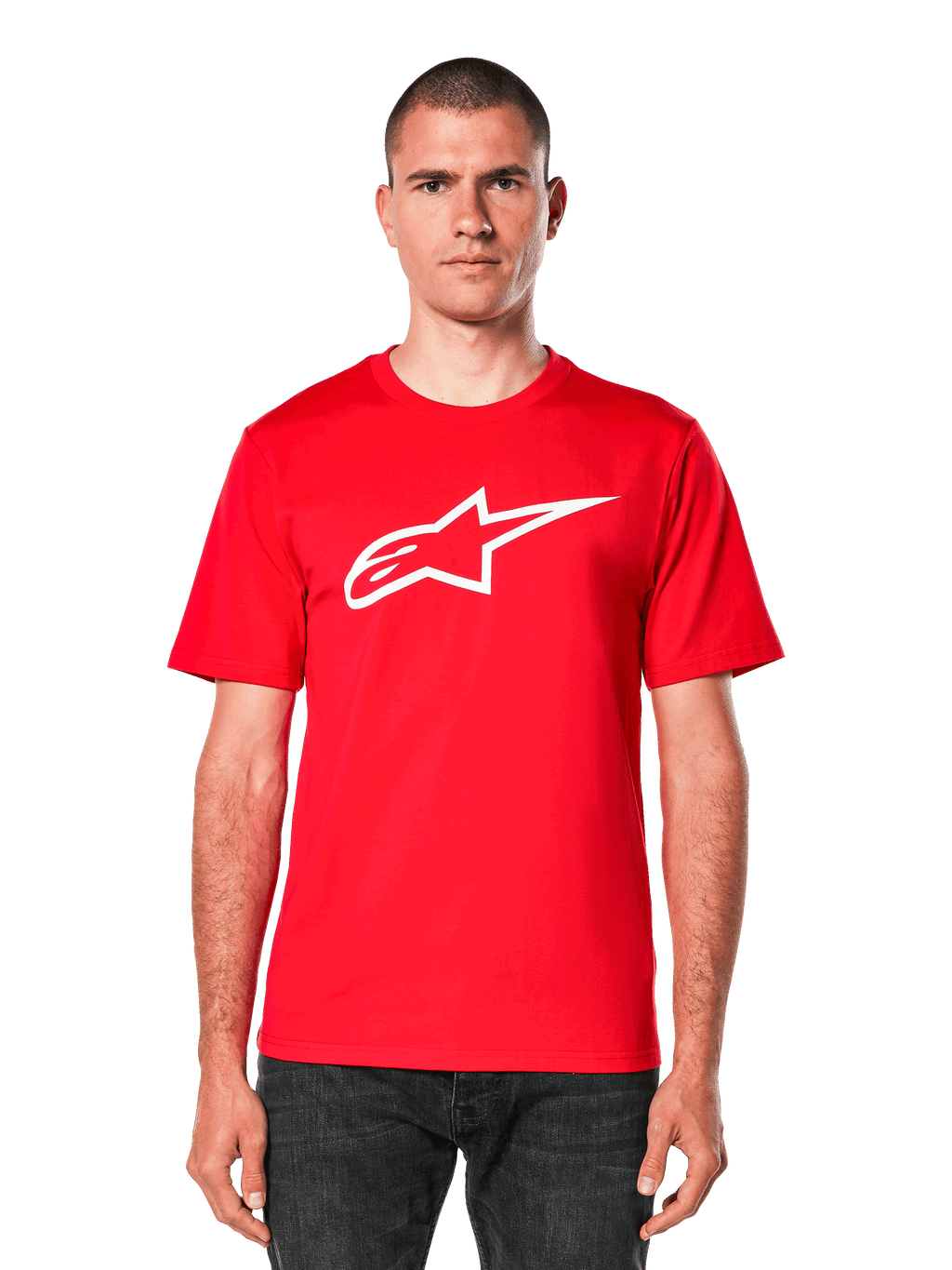 Alpinestars Ageless 2.0 CSF Tee, t-shirt rouge à manches courtes avec logo étoile blanc, vêtement de sport automobile décontracté, col rond, vue de face sur modèle