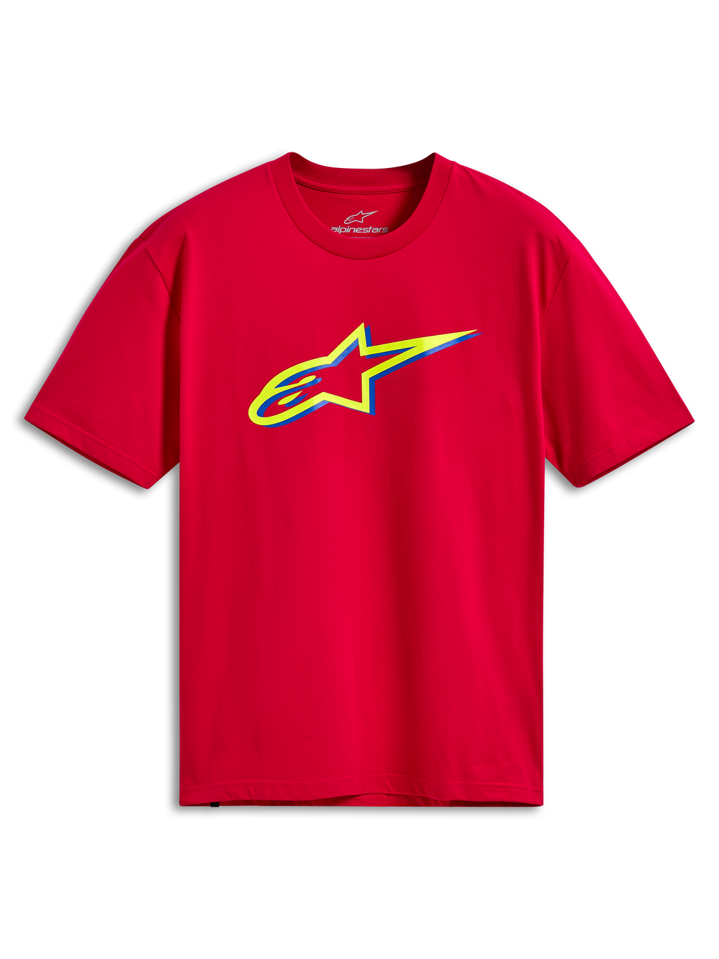 T-shirt Alpinestars Ageless Shadow CSF, t-shirt à manches courtes, rouge, avec un logo Ageless superposé jaune et bleu sur la poitrine, streetwear décontracté inspiré des sports mécaniques