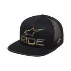 Casquette Trucker Alpinestars Ride 4.0 Camo, noire, avec logo Alpinestars camouflage et texte RIDE sur le devant, visière plate, couronne structurée, arrière en maille noire pour la respirabilité, design décontracté inspiré du sport automobile