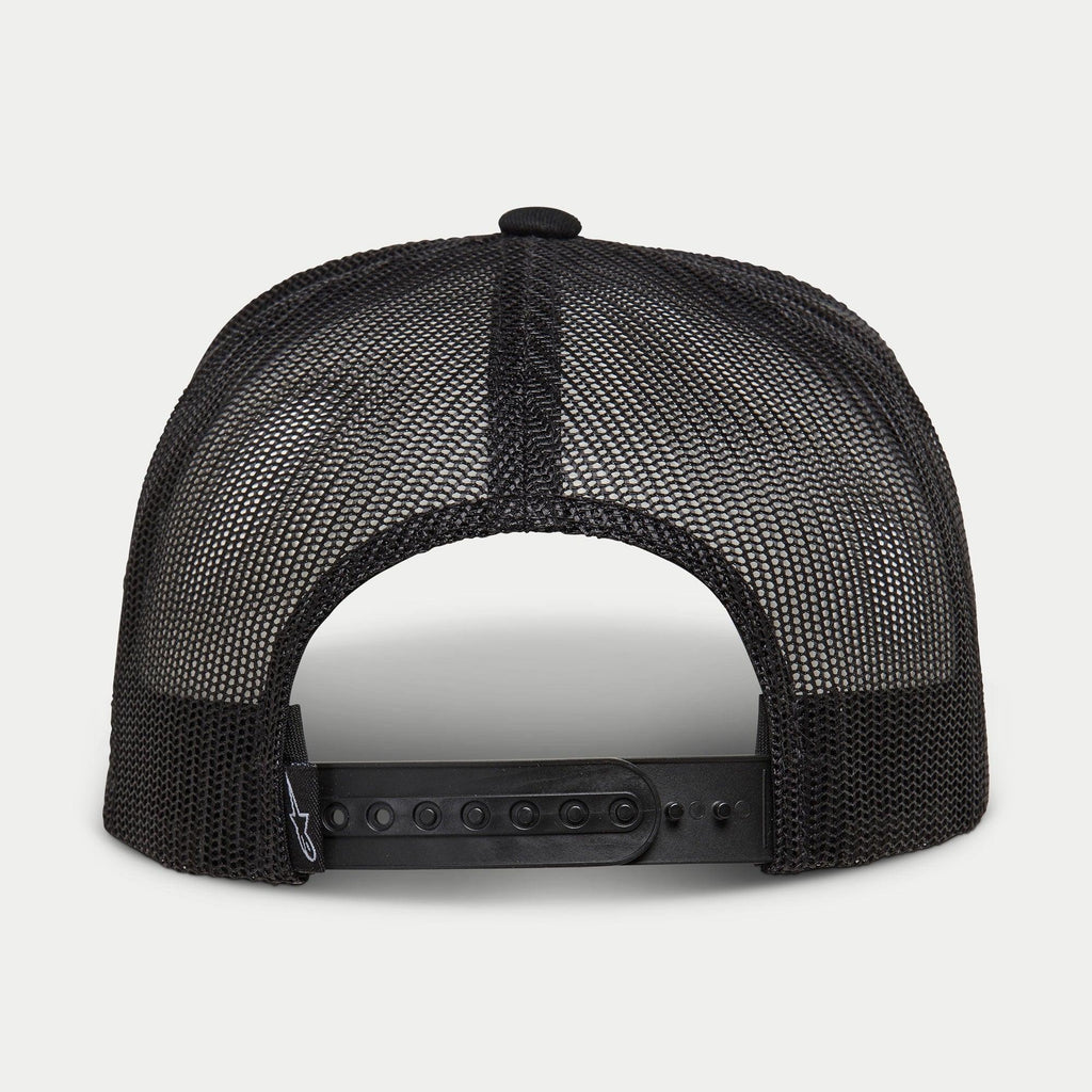 Casquette Trucker Alpinestars Ride 4.0 Camo, noir, vue arrière montrant la couronne en maille respirante et la fermeture snapback réglable en plastique avec une petite étiquette logo, accessoire décontracté inspiré du sport automobile