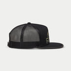 Alpinestars Ride 4.0 Camo Trucker Hat, noir, vue de profil avec arrière en maille respirante et visière plate, devant en sergé avec impression du logo camouflage, fermeture ajustable snapback, couvre-chef décontracté de style motorsport