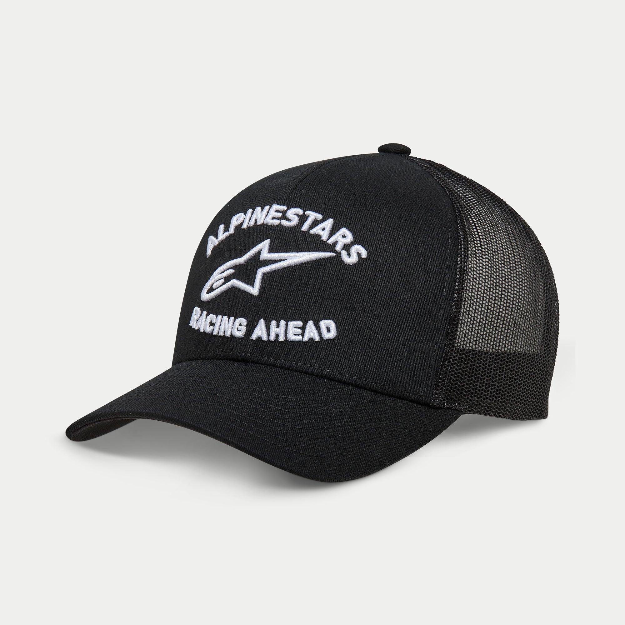 Casquette Trucker Triple Alpinestars, casquette trucker noire, visière courbée, broderie 3D blanche avec logos « ALPINESTARS » et « RACING AHEAD », panneaux avant en sergé et arrière en maille, style décontracté motorsport