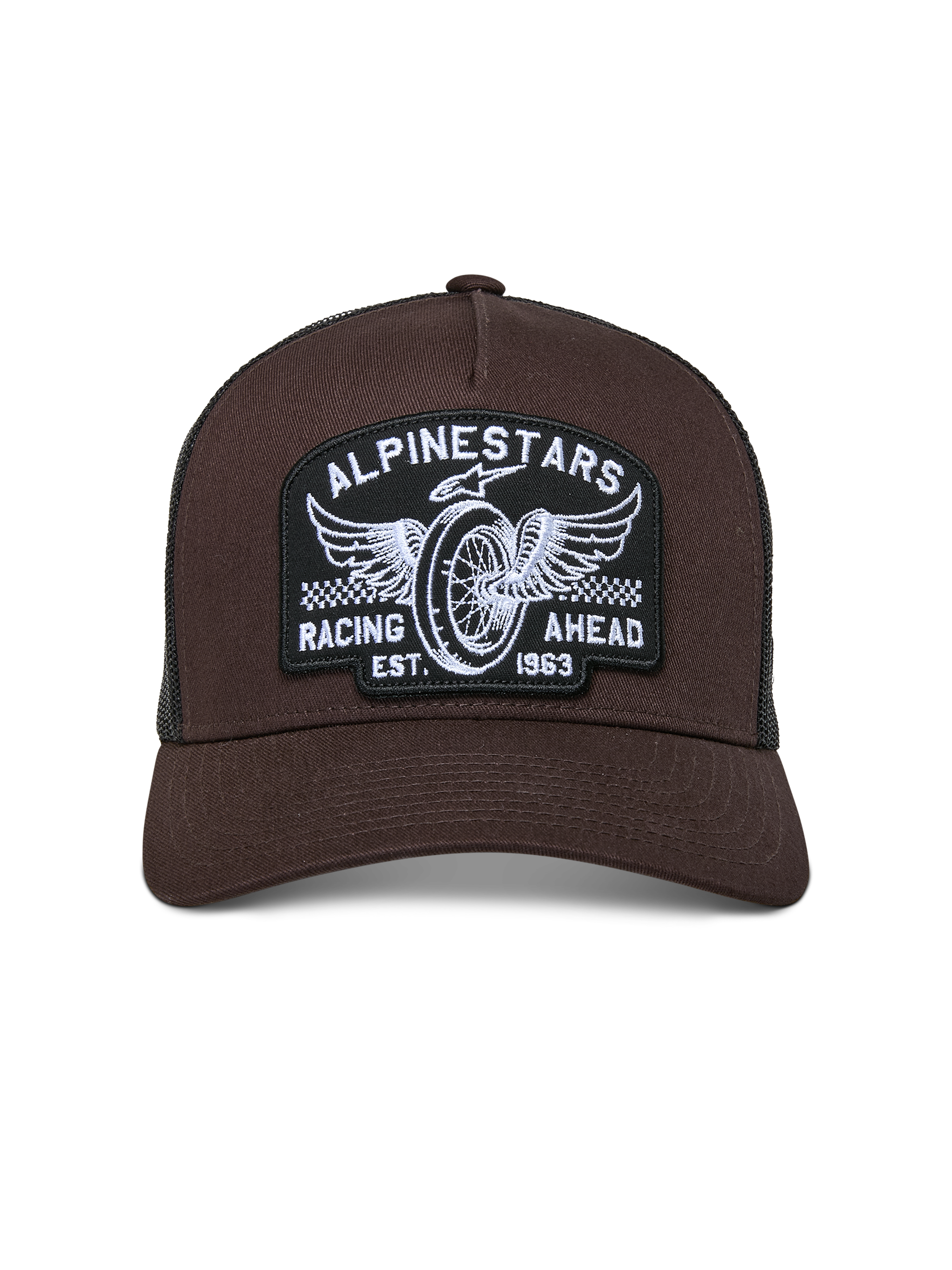 Casquette Trucker Heritage Patch Alpinestars, devant marron avec arrière en maille noire, visière courbée et couronne structurée, grand écusson brodé avec roue ailée et graphisme « Racing Ahead », couvre-chef décontracté inspiré du sport automobile