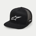 Alpinestars 3D Ageless Trucker Hat, noir et blanc, couronne structurée avec visière plate, arrière en maille poly, arborant un grand logo Ageless blanc brodé en 3D sur le devant et logo Astars sur le côté, casquette décontractée style motorsport lifestyle