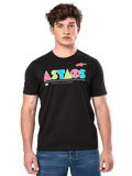 T-shirt Alpinestars Cereal CSF, t-shirt noir à manches courtes porté par un mannequin homme, logo géométrique ASTARS multicolore avec inscription Premium Racewear, streetwear motorsport décontracté