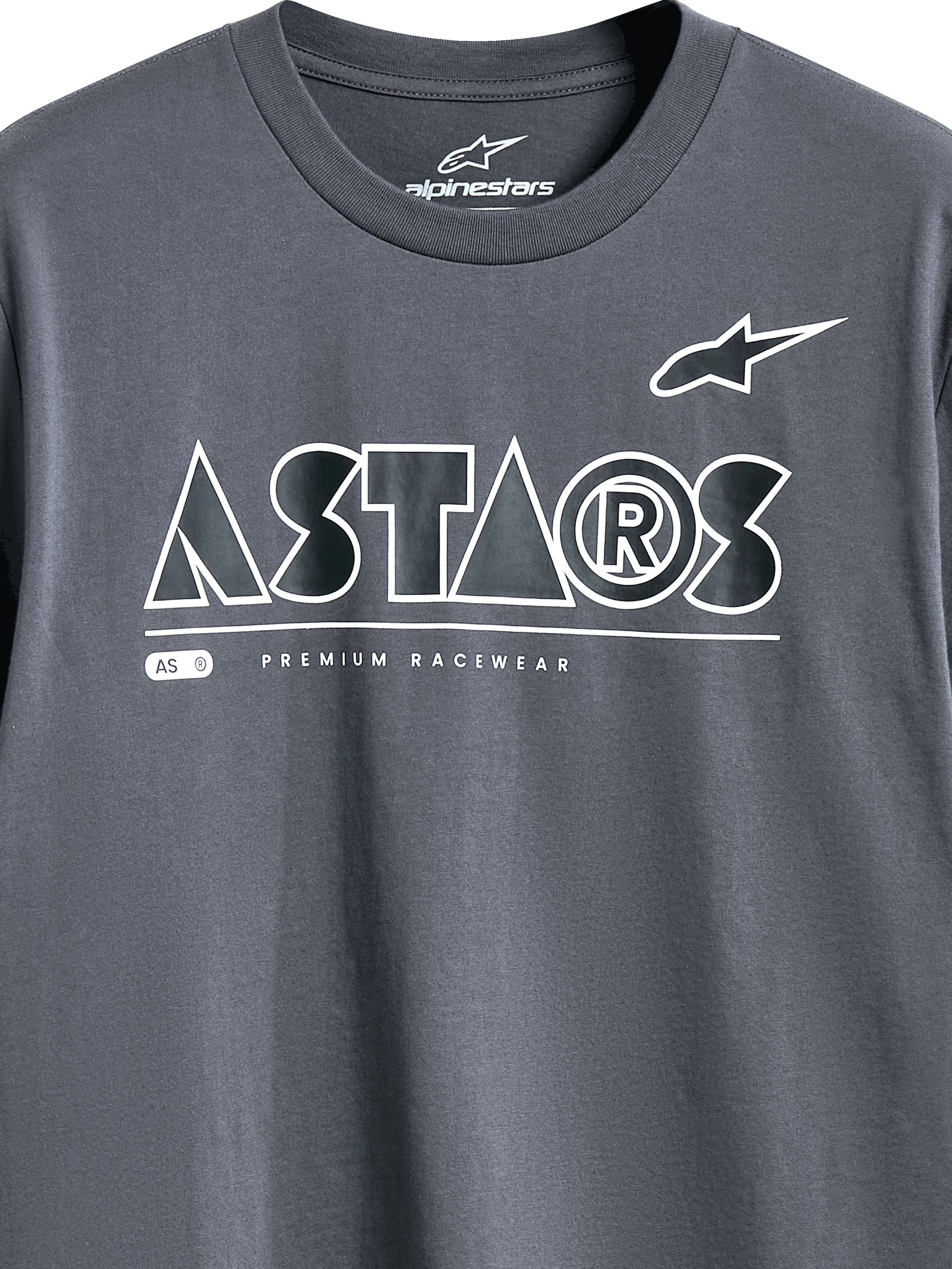 Alpinestars Cereal CSF Tee, t-shirt à manches courtes, anthracite, vue détaillée du graphisme sur la poitrine avec logo ASTARS géométrique blanc et slogan PREMIUM RACEWEAR, streetwear décontracté inspiré du sport automobile
