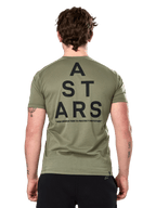 Alpinestars Attrition Performance Tee, t-shirt à manches courtes, vert clair, vue de dos avec grand graphique typographique noir « A STARS » superposé et texte « NEW INNOVATION TO PROTECT OUR FUTURE », vêtement de sport technique durable