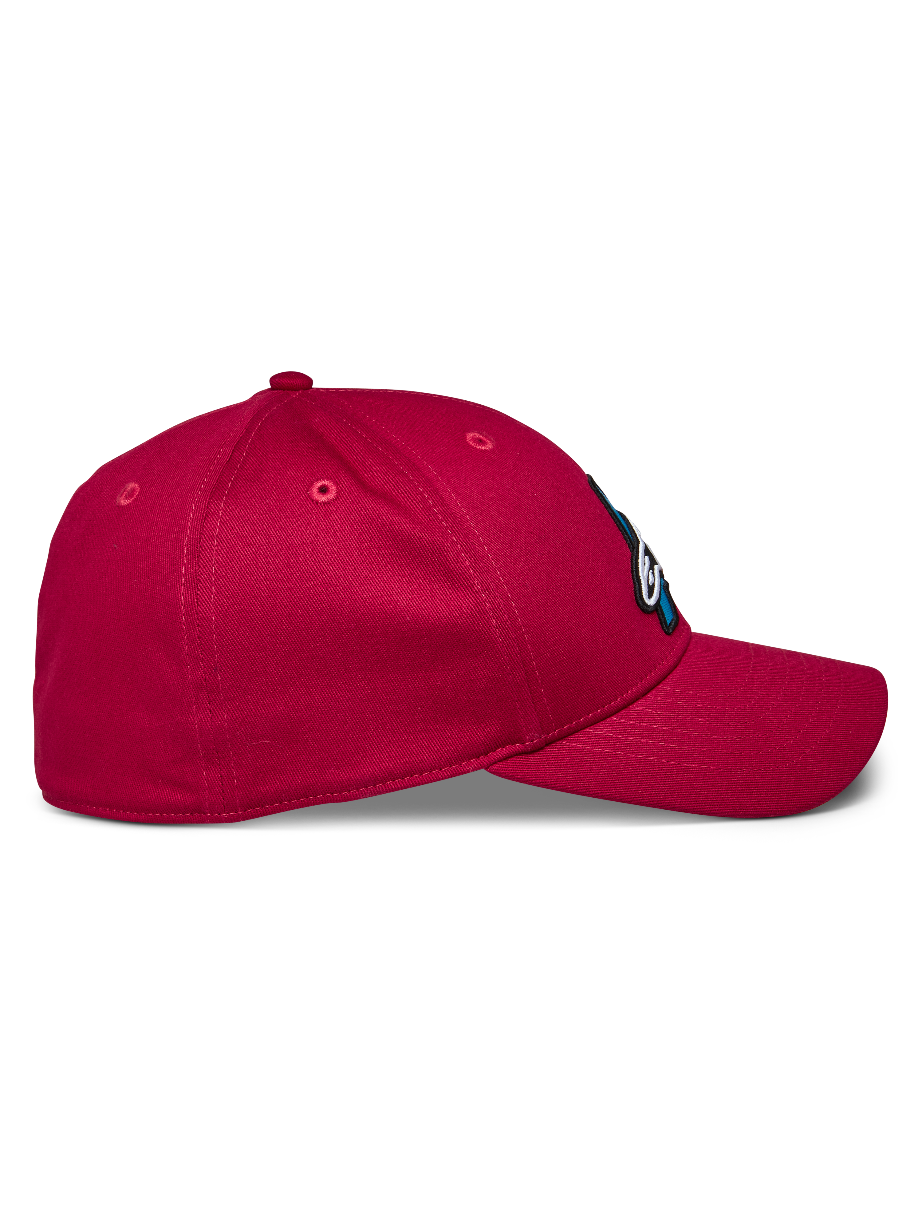 Casquette Alpinestars Elemental, casquette de baseball rouge, vue de profil montrant la visière courbée et la couronne structurée, tissu sergé extensible, sportswear décontracté pour les sports mécaniques