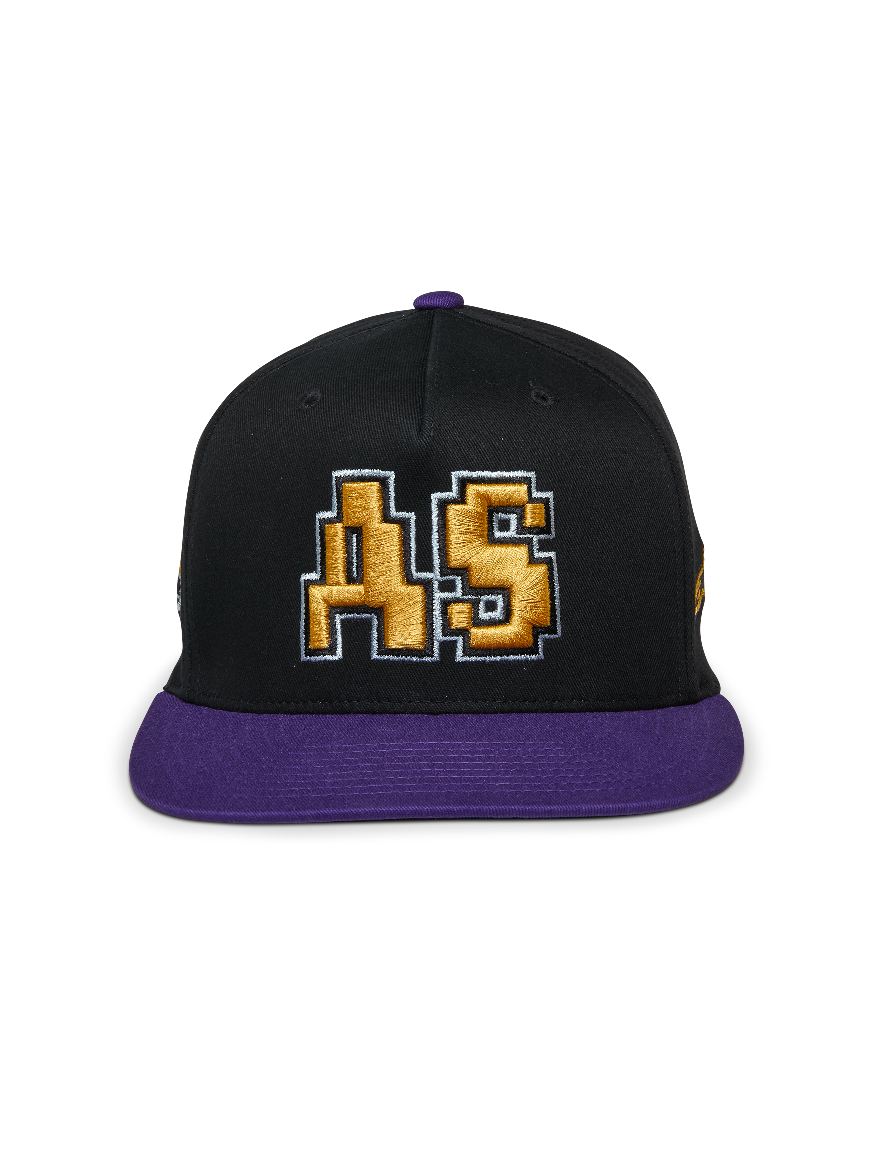 Casquette Alpinestars Franchise, casquette noire et violette à visière plate, couronne structurée avec visière et bouton supérieur violets, logo « AS » doré brodé en 3D à l'avant, streetwear décontracté inspiré du sport automobile