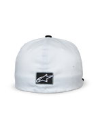 Casquette Alpinestars Franchise, blanc et noir, vue arrière présentant un écusson rectangulaire noir avec le logo étoile Alpinestars blanc, design flexible, couvre-chef décontracté d'inspiration sport automobile