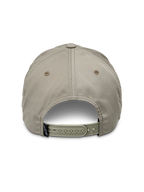 Casquette Tyler Alpinestars, Kaki, vue arrière montrant la fermeture snapback réglable et la petite étiquette noire de la marque, design à couronne basse non structurée en sergé recyclé, casquette sportswear décontractée