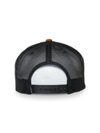 Casquette Trucker Mackinic Alpinestars, vue arrière, panneaux en maille filet noire avec bouton supérieur marron, fermeture snapback réglable, accessoire de sportswear décontracté