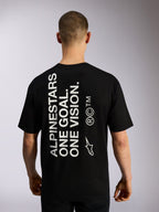 T-shirt Alpinestars One Oversized CSF, t-shirt à manches courtes, noir, vue de dos avec un grand texte vertical blanc « ALPINESTARS ONE GOAL. ONE VISION. » et des logos de la marque, streetwear décontracté inspiré des sports mécaniques