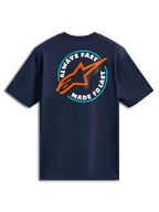T-shirt Alpinestars Aorbit CSF, t-shirt à manches courtes, bleu marine, vue de dos présentant le graphique circulaire Always Fast Made to Last avec logo étoile orange et noir, streetwear décontracté style motorsport