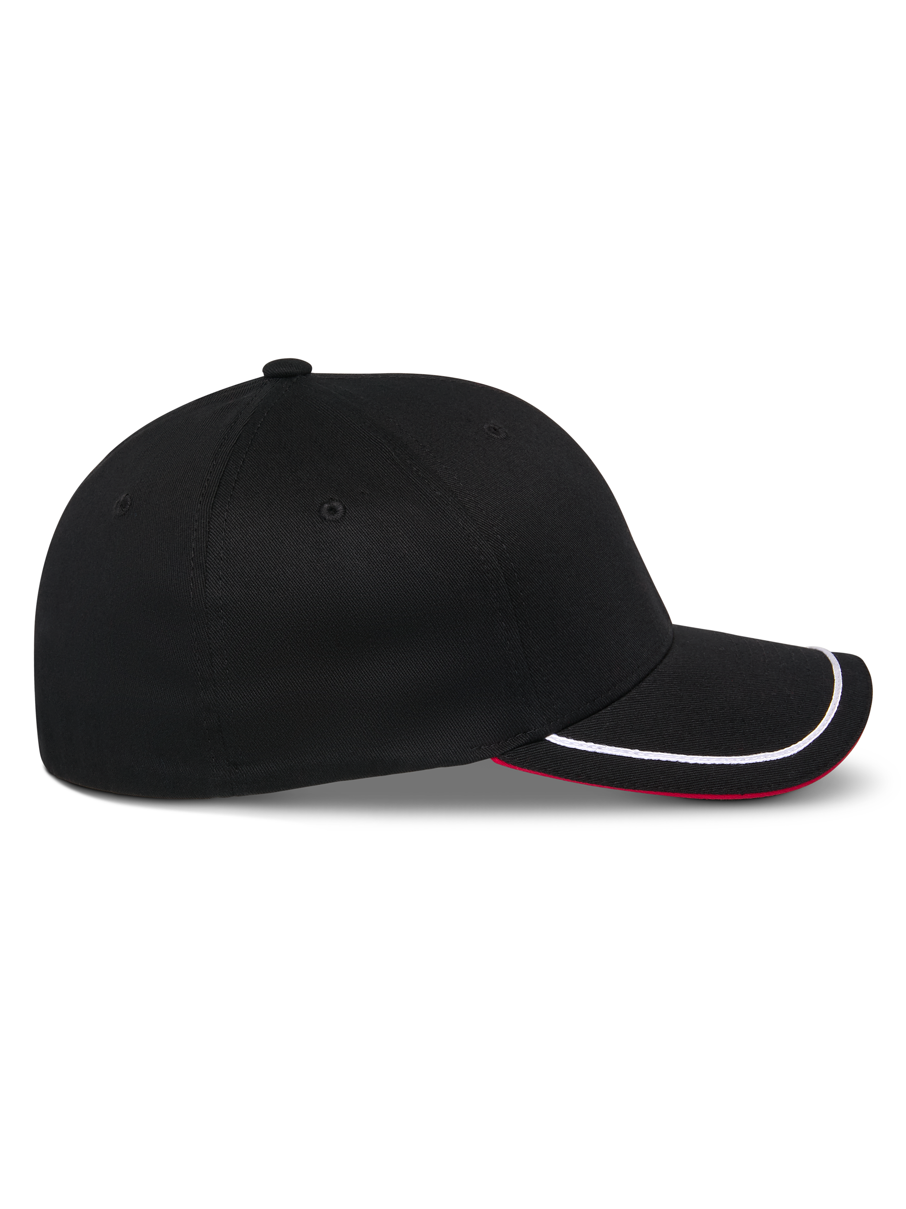 Casquette Alpinestars Corp Shift Relay, casquette de baseball noire, vue de profil, visière incurvée avec garniture sutache blanche et dessous rouge, couronne structurée, couvre-chef décontracté inspiré par le sport automobile