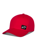 Casquette Alpinestars Pivot, casquette de baseball rouge sportswear, visière courbée avec couronne structurée, ornée d'un petit patch logo Astars noir brodé sur le côté, design motorsport décontracté