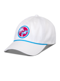 Casquette Strapback Calipalm Alpinestars, blanche, visière courbée avec détail de corde bleue, écusson frontal circulaire présentant un palmier blanc et le logo Astars bleu sur un fond rose, couvre-chef sportswear décontracté